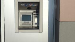 Първият банкомат в България, приспособен за хора с нисък ръст
