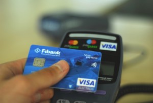 Visa Electron payWave и Maestro PayPass са новото поколение дебитни карти. 