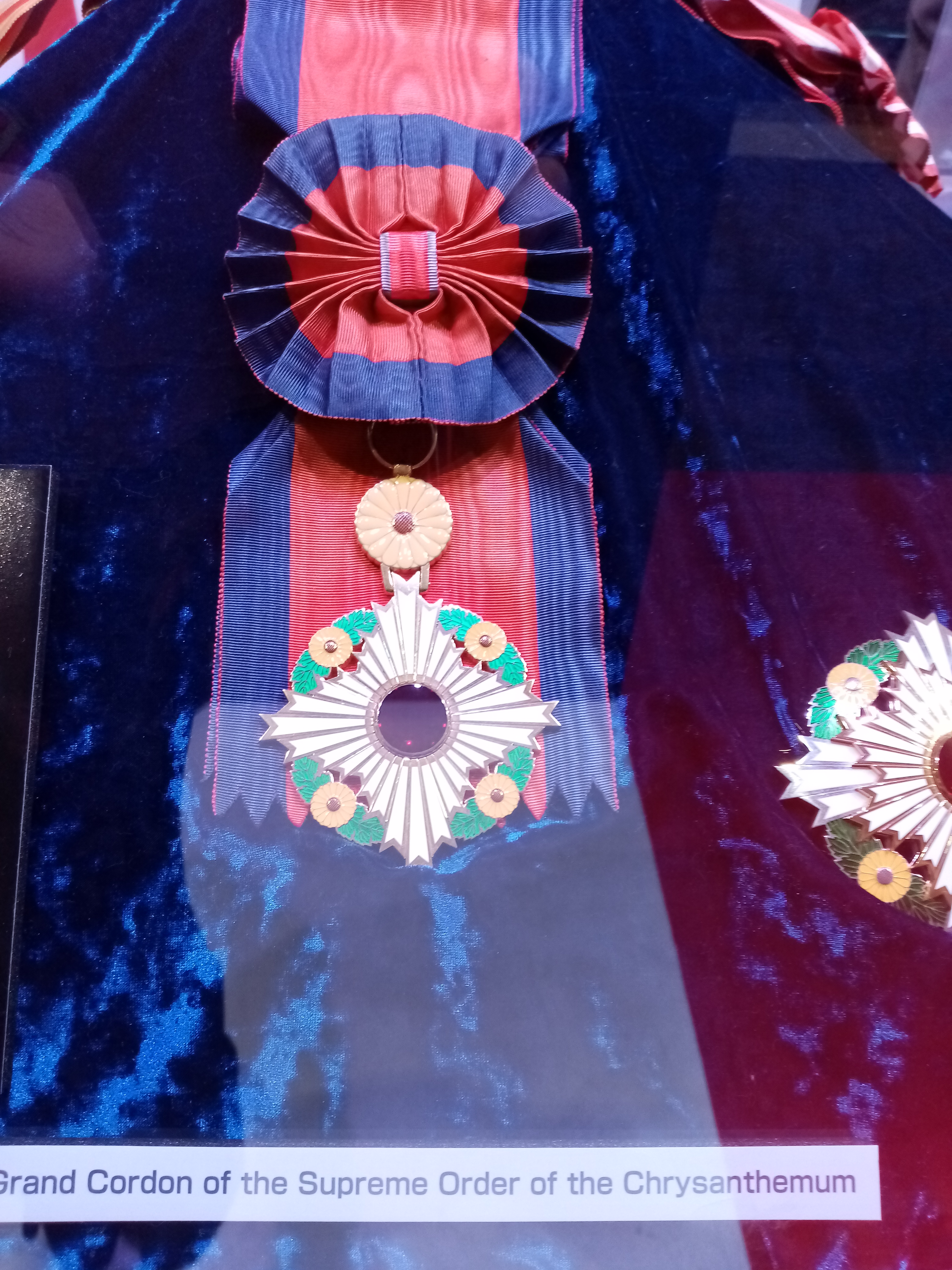 Най-висшият японски орден - на Хризантемата на голяма лента